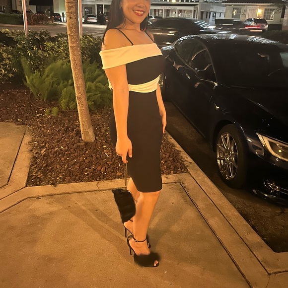 Pre-owned Designer Cocktail Dresses:  White House Black Market Cocktail Dress, Size 6